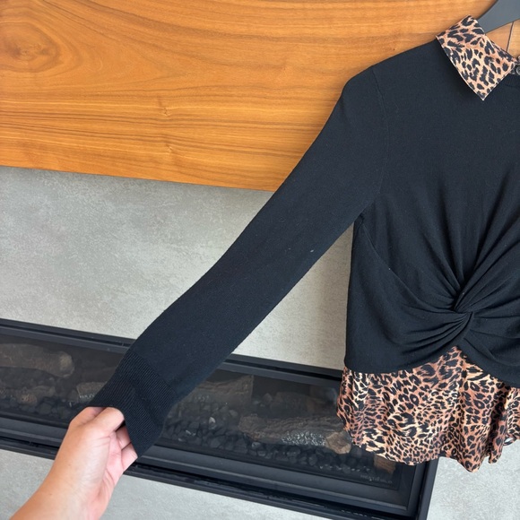 Veronica Beard Phebe Mixed Media
Top in Black, Size XS - Picture 9 of 14